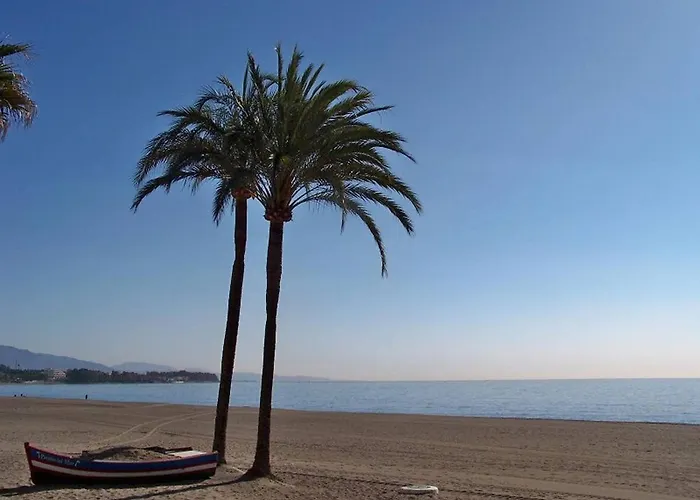 Spectacular Beachfront Lägenhet
