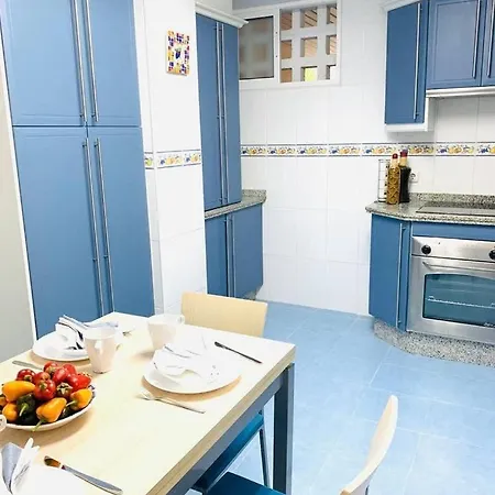 Spectacular Beachfront Apartment Апартаменты Эстепона