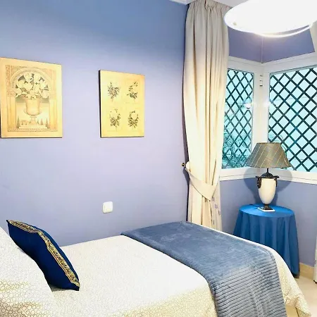 דירה Spectacular Beachfront Apartment אסטפונה